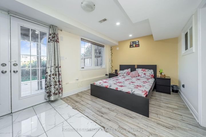 Photo 38 at 44 Davenfield Circle, Bram East, Brampton