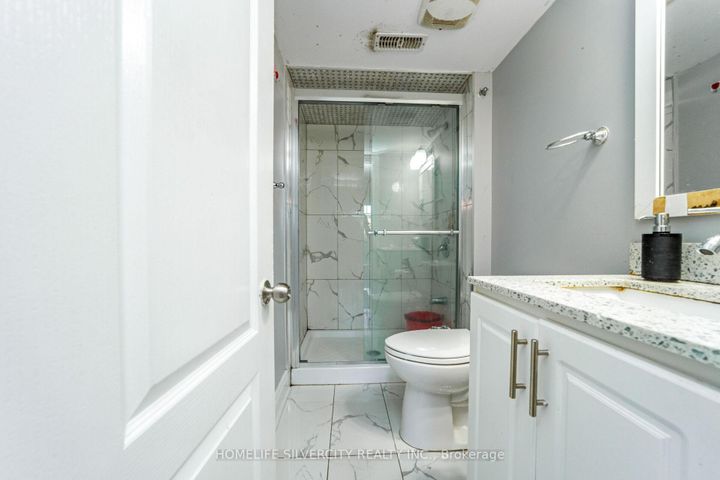 Photo 40 at 44 Davenfield Circle, Bram East, Brampton