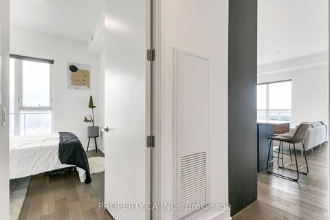Photo 8 at 403 - 10 Prince Arthur Avenue, Annex, Toronto