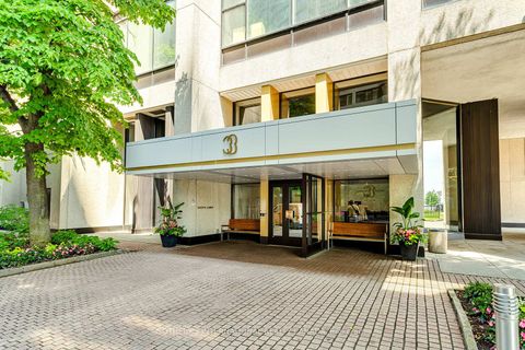 Photo 2 at 3408 - 33 Harbour Square, Waterfront Communities C1, Toronto