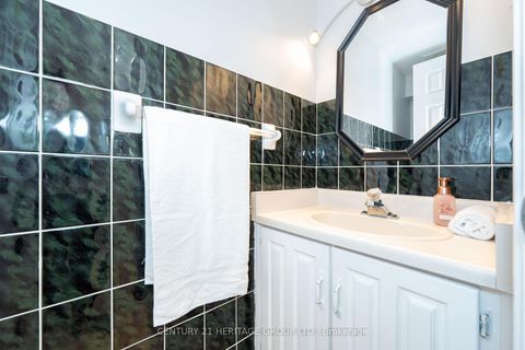 Photo 12 at 125 Anthony Road, CFB, Toronto