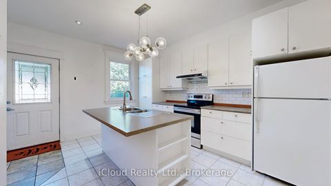 Photo 4 at 12 Lark Street, The Beaches, Toronto