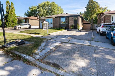 Photo 1 at 83 Cairnside Crescent, Pleasant View, Toronto