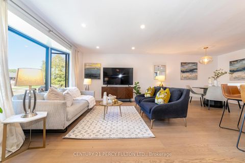 Photo 6 at 83 Cairnside Crescent, Pleasant View, Toronto