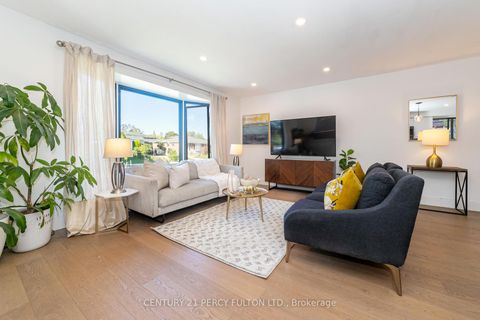 Photo 7 at 83 Cairnside Crescent, Pleasant View, Toronto