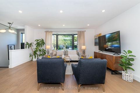 Photo 8 at 83 Cairnside Crescent, Pleasant View, Toronto