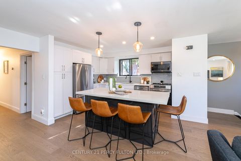 Photo 12 at 83 Cairnside Crescent, Pleasant View, Toronto