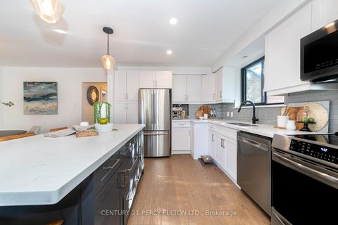 Photo 14 at 83 Cairnside Crescent, Pleasant View, Toronto