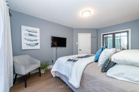 Photo 19 at 83 Cairnside Crescent, Pleasant View, Toronto