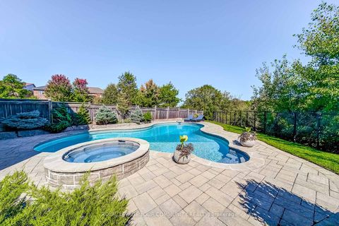 Photo 44 at 145 Tonner Crescent, Bayview Northeast, Aurora