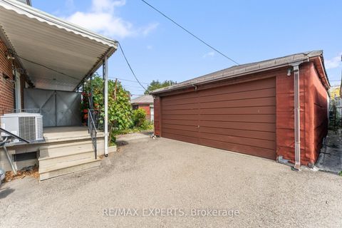 Photo 25 at 19 Peterdale Road, Jane Heights, Toronto