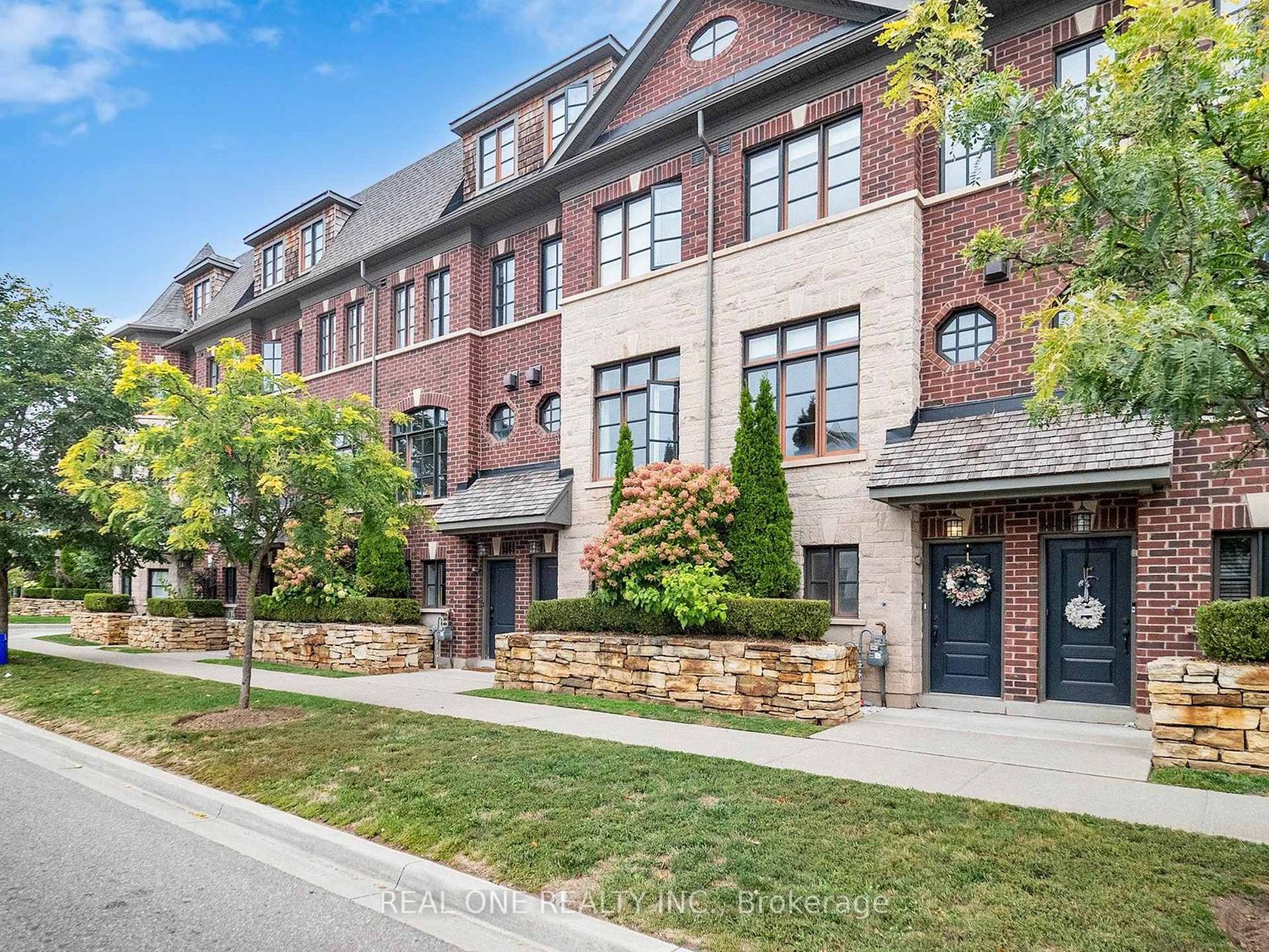 2161 Lillykin Street, RO River Oaks, Oakville 