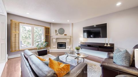 Photo 13 at 372 Greenock Drive, Maple, Vaughan