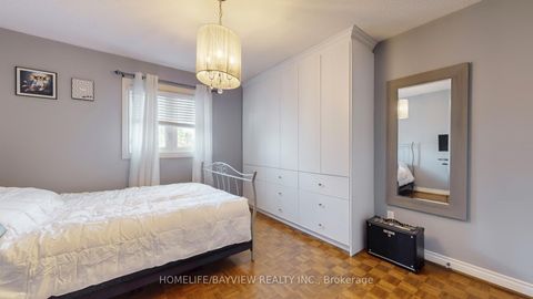 Photo 32 at 372 Greenock Drive, Maple, Vaughan