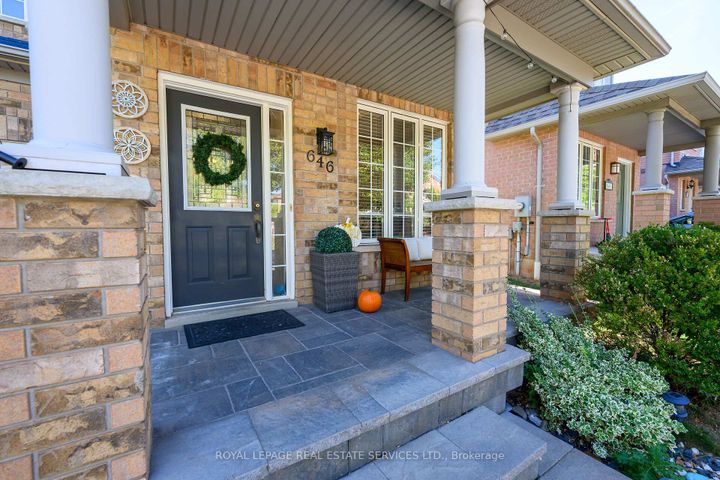 Photo 3 at 646 Julia Avenue, Appleby, Burlington