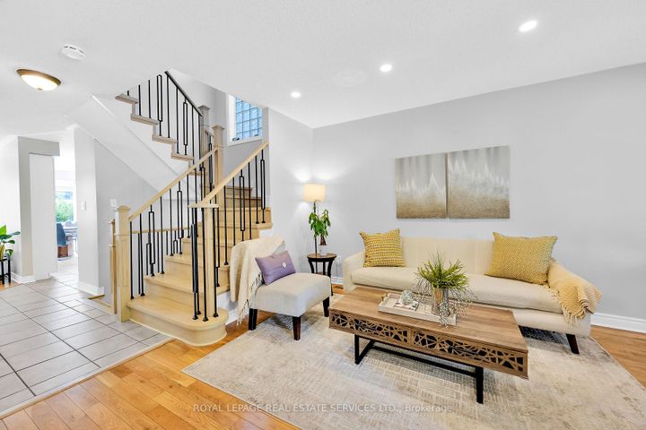 Photo 4 at 646 Julia Avenue, Appleby, Burlington