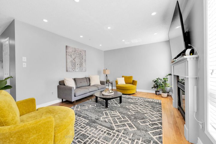 Photo 7 at 646 Julia Avenue, Appleby, Burlington