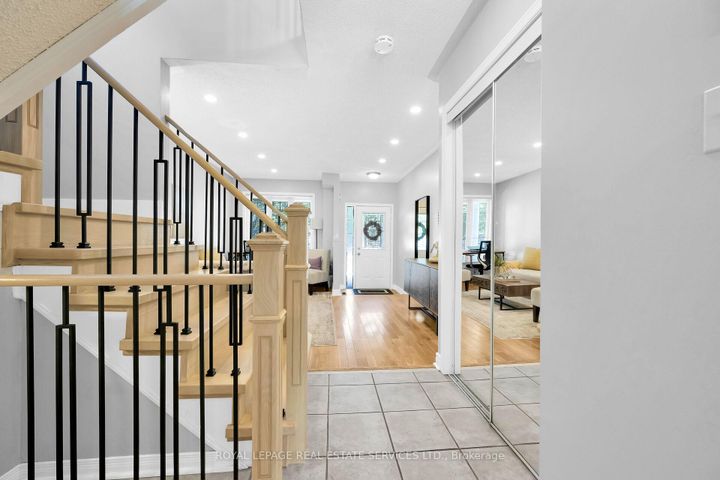 Photo 12 at 646 Julia Avenue, Appleby, Burlington