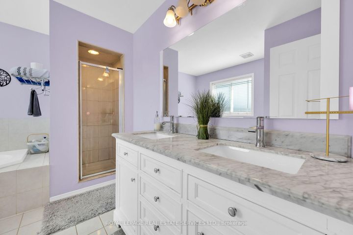 Photo 15 at 646 Julia Avenue, Appleby, Burlington
