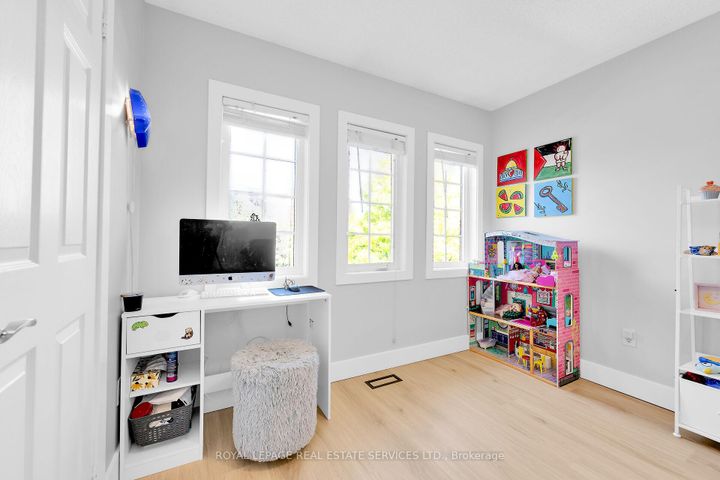 Photo 19 at 646 Julia Avenue, Appleby, Burlington