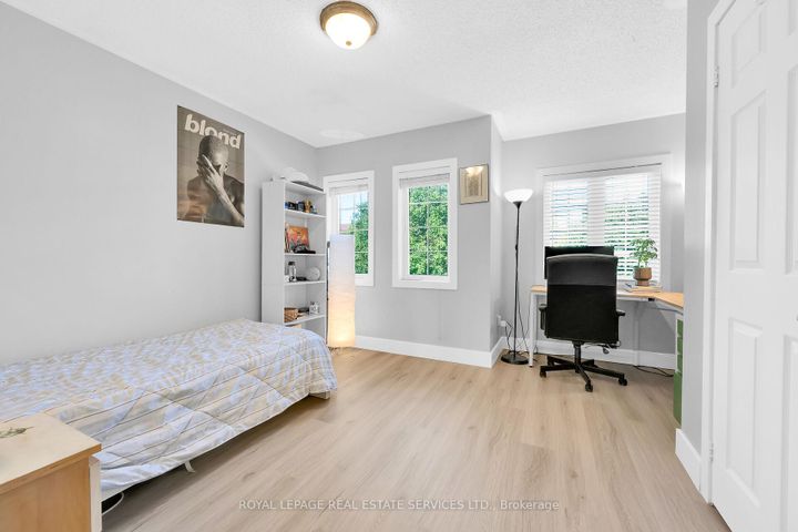Photo 20 at 646 Julia Avenue, Appleby, Burlington