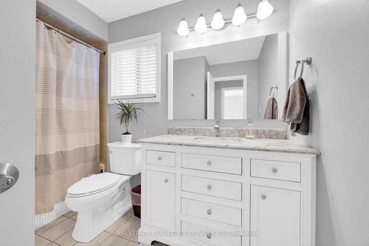 Photo 25 at 646 Julia Avenue, Appleby, Burlington