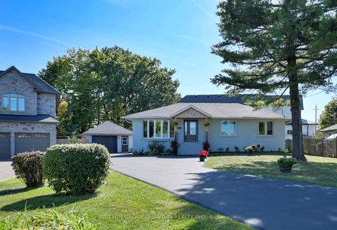 Photo 2 at 390 Wendall Place, WO West, Oakville