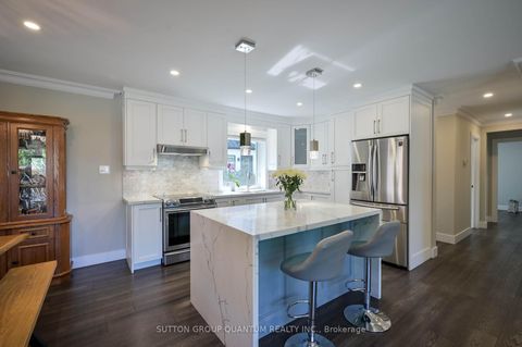 Photo 6 at 390 Wendall Place, WO West, Oakville