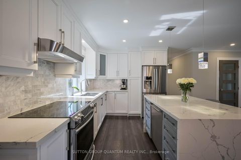 Photo 8 at 390 Wendall Place, WO West, Oakville