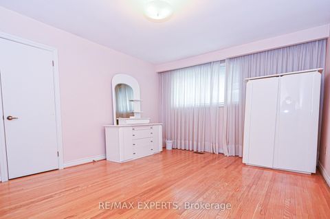 Photo 13 at 2355 Major Mackenzie Drive, Maple, Vaughan