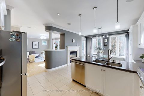 Photo 15 at 3374 Fox Run Circle, BR Bronte, Oakville