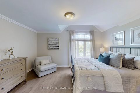 Photo 34 at 3374 Fox Run Circle, BR Bronte, Oakville