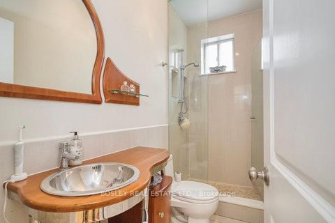 Photo 14 at 140 Dovercourt Road, Little Portugal, Toronto