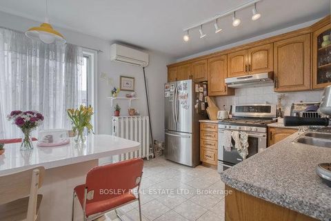 Photo 22 at 140 Dovercourt Road, Little Portugal, Toronto