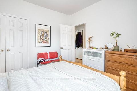 Photo 28 at 140 Dovercourt Road, Little Portugal, Toronto