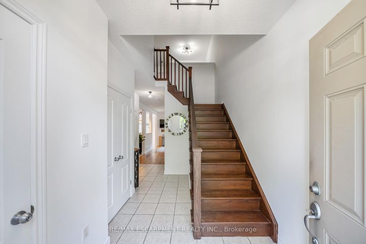 Photo 4 at 4 - 10 LIDDYCOAT Lane, Ancaster, Hamilton