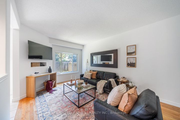 Photo 8 at 4 - 10 LIDDYCOAT Lane, Ancaster, Hamilton