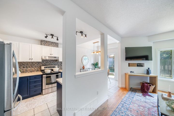 Photo 14 at 4 - 10 LIDDYCOAT Lane, Ancaster, Hamilton