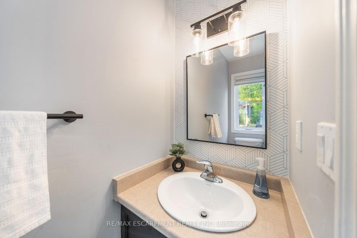 Photo 20 at 4 - 10 LIDDYCOAT Lane, Ancaster, Hamilton
