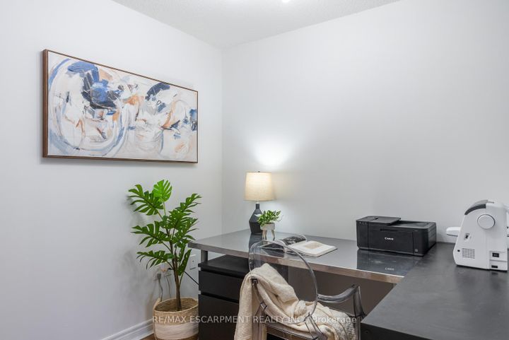 Photo 22 at 4 - 10 LIDDYCOAT Lane, Ancaster, Hamilton