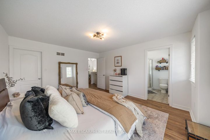 Photo 26 at 4 - 10 LIDDYCOAT Lane, Ancaster, Hamilton