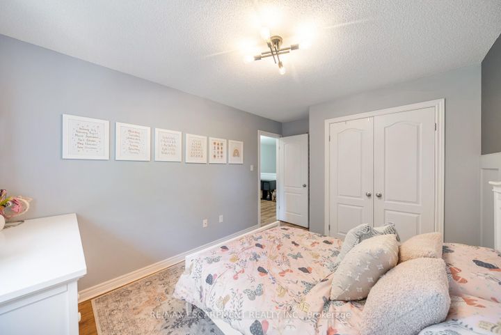 Photo 30 at 4 - 10 LIDDYCOAT Lane, Ancaster, Hamilton