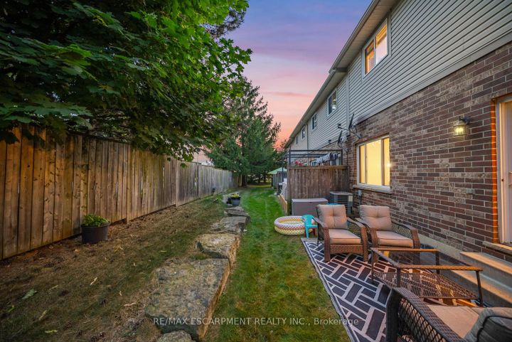 Photo 42 at 4 - 10 LIDDYCOAT Lane, Ancaster, Hamilton