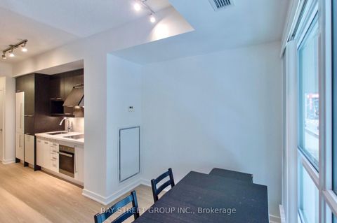 Photo 2 at 203 - 199 Richmond Street W, Waterfront Communities C1, Toronto