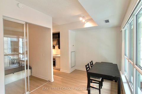 Photo 3 at 203 - 199 Richmond Street W, Waterfront Communities C1, Toronto