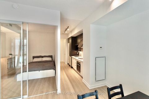 Photo 8 at 203 - 199 Richmond Street W, Waterfront Communities C1, Toronto