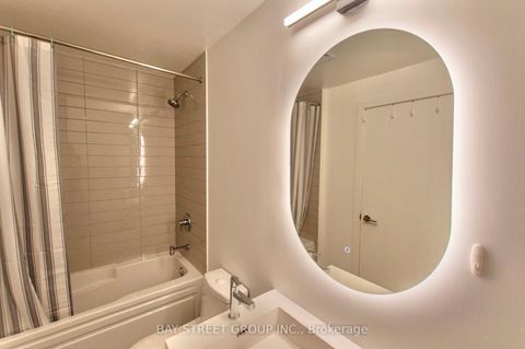 Photo 18 at 203 - 199 Richmond Street W, Waterfront Communities C1, Toronto