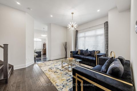 Photo 10 at 104 Sora Gate, GO Glenorchy, Oakville
