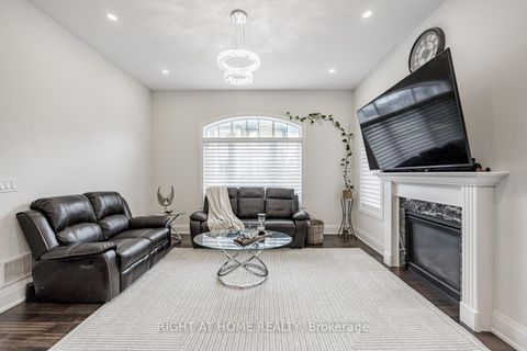 Photo 13 at 104 Sora Gate, GO Glenorchy, Oakville