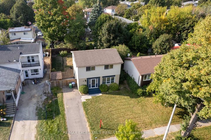 Photo 3 at 36 Herkley Drive, Madoc, Brampton
